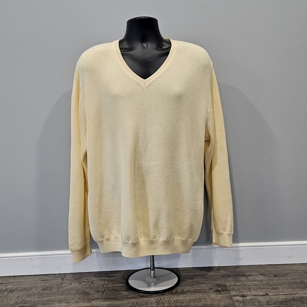 Peru Unlimited Men's Pima V-Neck Sweater - Size (M) - Excellent Condition